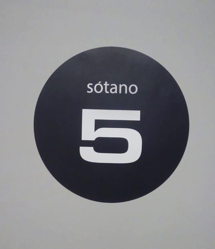 señalización de parking sótano